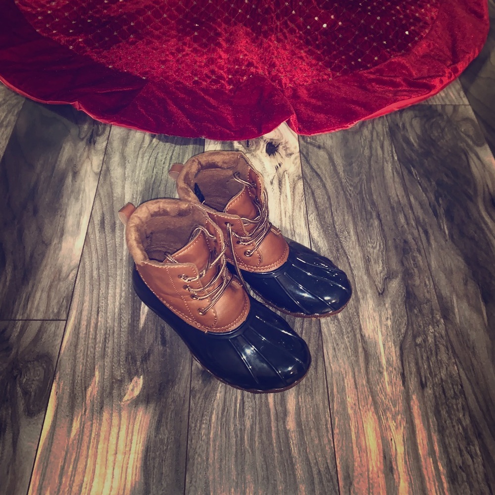 Duck boots
